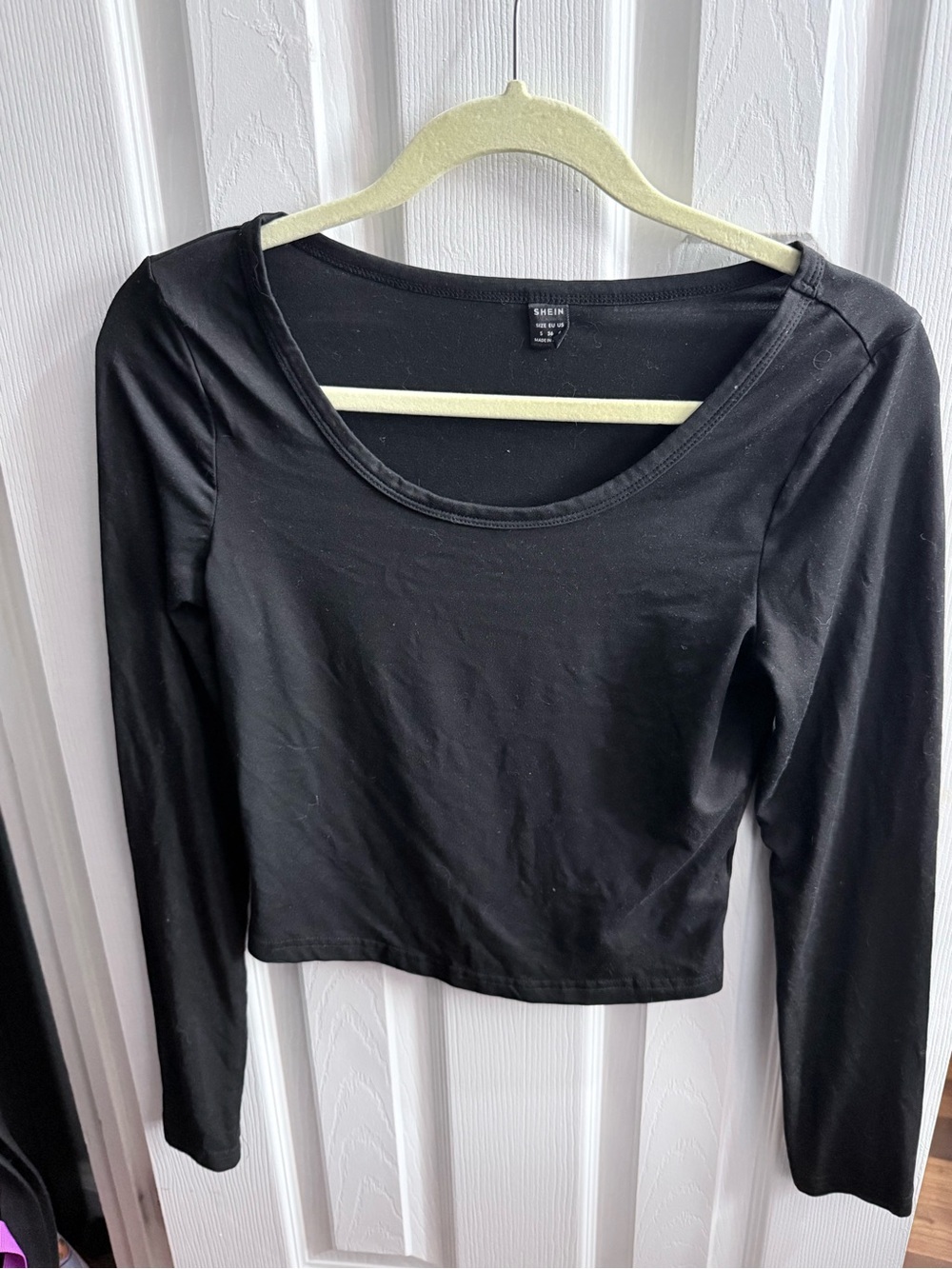 SHEIN Black Long Sleeve Scoop Neck Crop Top
